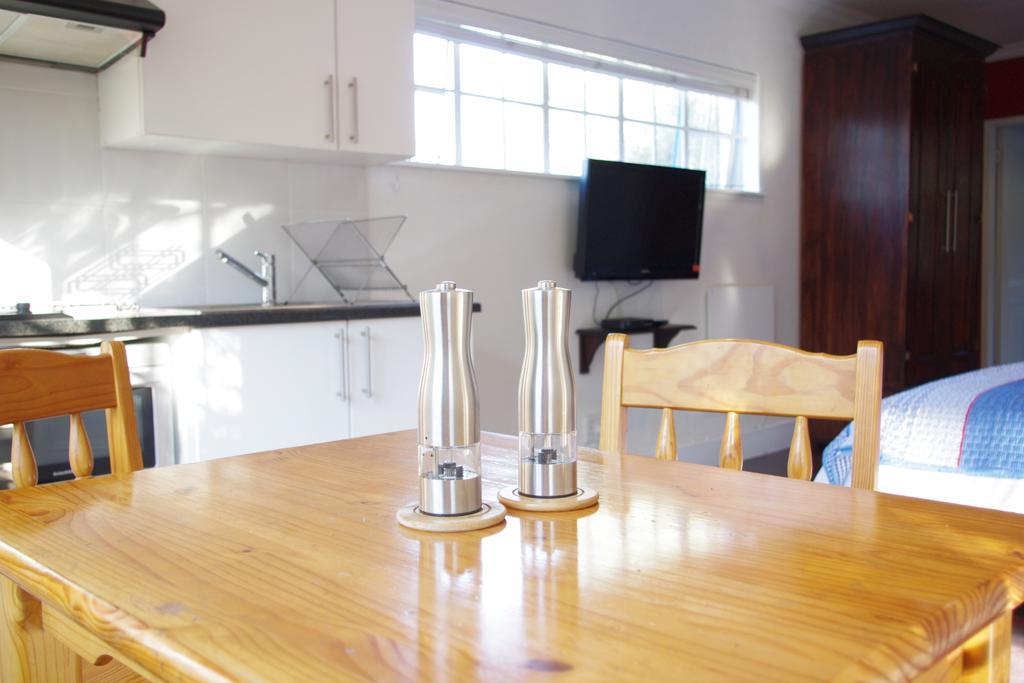 סנדטון Pepper Tree Guest House Rivonia מראה חיצוני תמונה