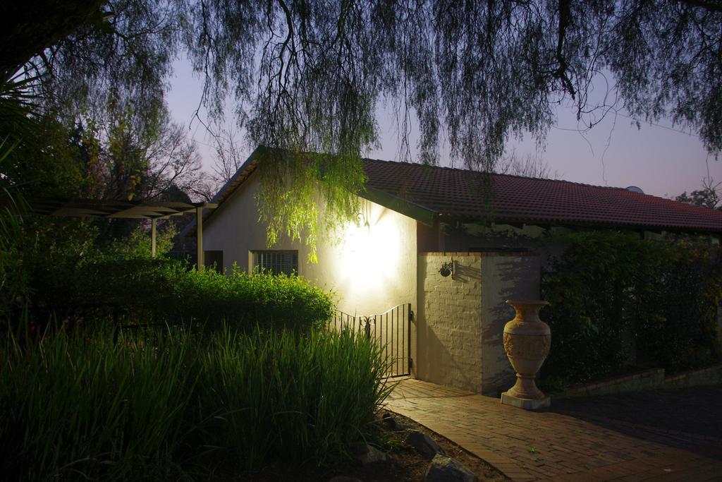 סנדטון Pepper Tree Guest House Rivonia מראה חיצוני תמונה